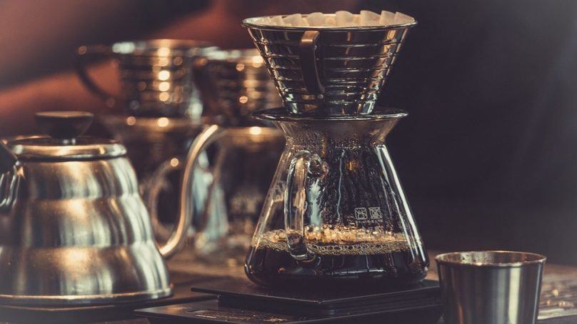 Kaffee im Büro: Kosten eines Kaffevollautomaten gegenüber anderen Lösungen – wann lohnt sich die Anschaffung bzw. Miete?
