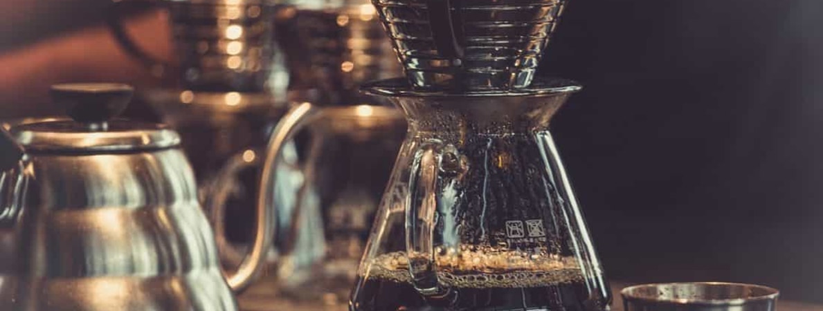 Kaffee im Büro: Kosten eines Kaffevollautomaten gegenüber anderen Lösungen – wann lohnt sich die Anschaffung bzw. Miete?