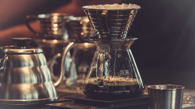 Kaffee im Büro: Kosten eines Kaffevollautomaten gegenüber anderen Lösungen – wann lohnt sich die Anschaffung bzw. Miete? Kaffee im Büro: Kosten eines Kaffevollautomaten gegenüber anderen Lösungen – wann lohnt sich die Anschaffung bzw. Miete?
