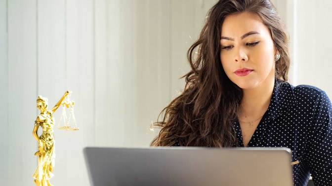 Für mehr Fokus auf die eigentliche Expertise: Effektive Dienstleistungen zur Entlastung von Kanzleien Für mehr Fokus auf die eigentliche Expertise: Effektive Dienstleistungen zur Entlastung von Kanzleien