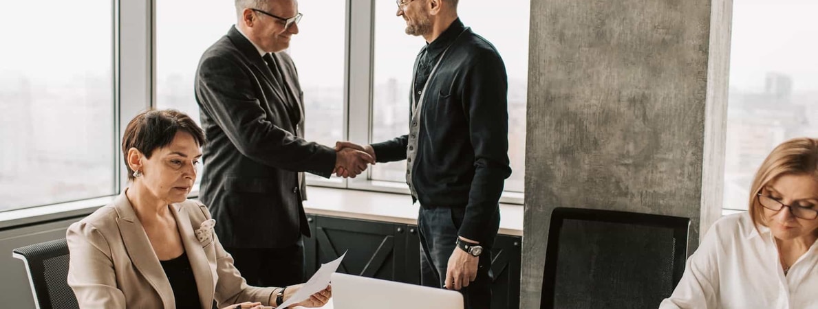 Business Smalltalk für Anwält:innen – So machen Sie Eindruck